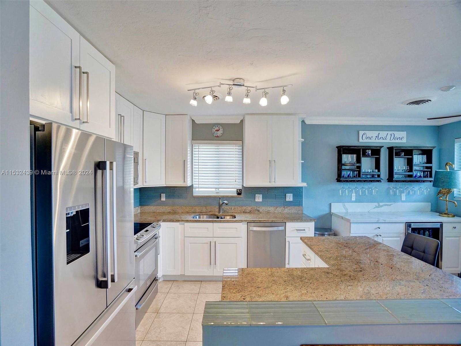 1106 N 13th Ave, Hollywood, Florida 33019, 2 Bedrooms Bedrooms, ,2 BathroomsBathrooms,Residential,For Sale,1106 N 13th Ave,A11532439