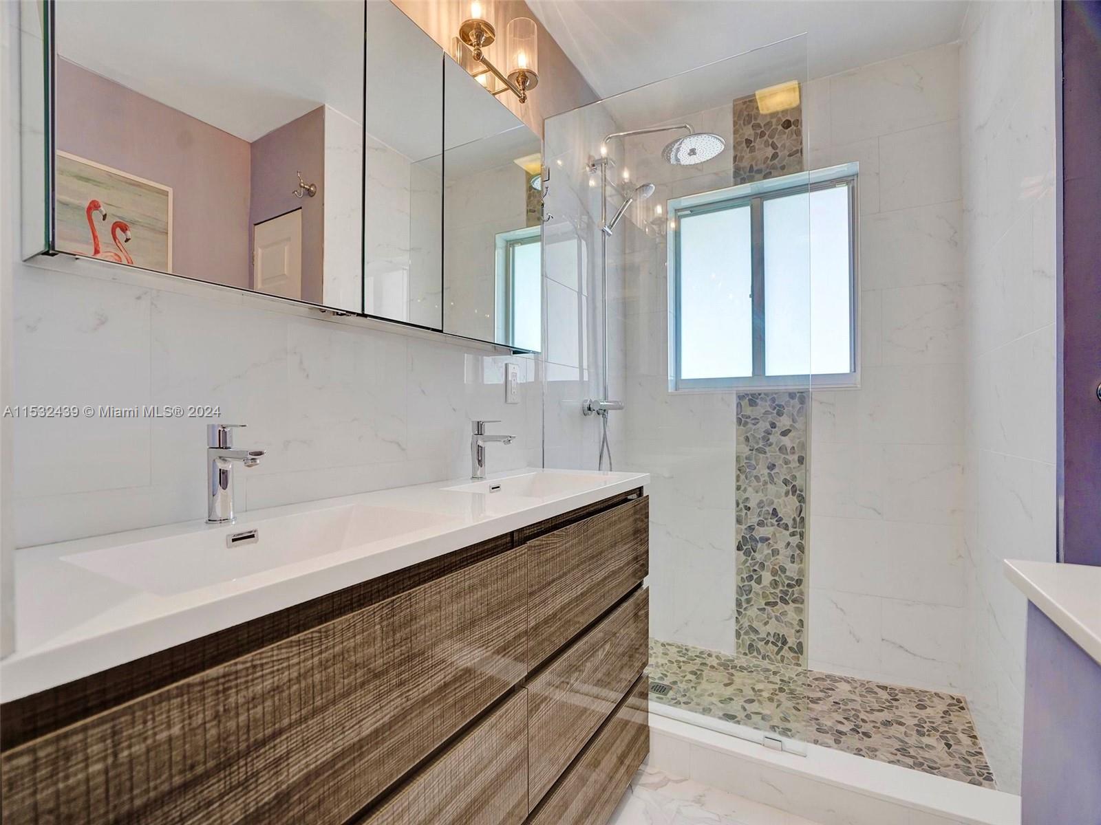 1106 N 13th Ave, Hollywood, Florida 33019, 2 Bedrooms Bedrooms, ,2 BathroomsBathrooms,Residential,For Sale,1106 N 13th Ave,A11532439