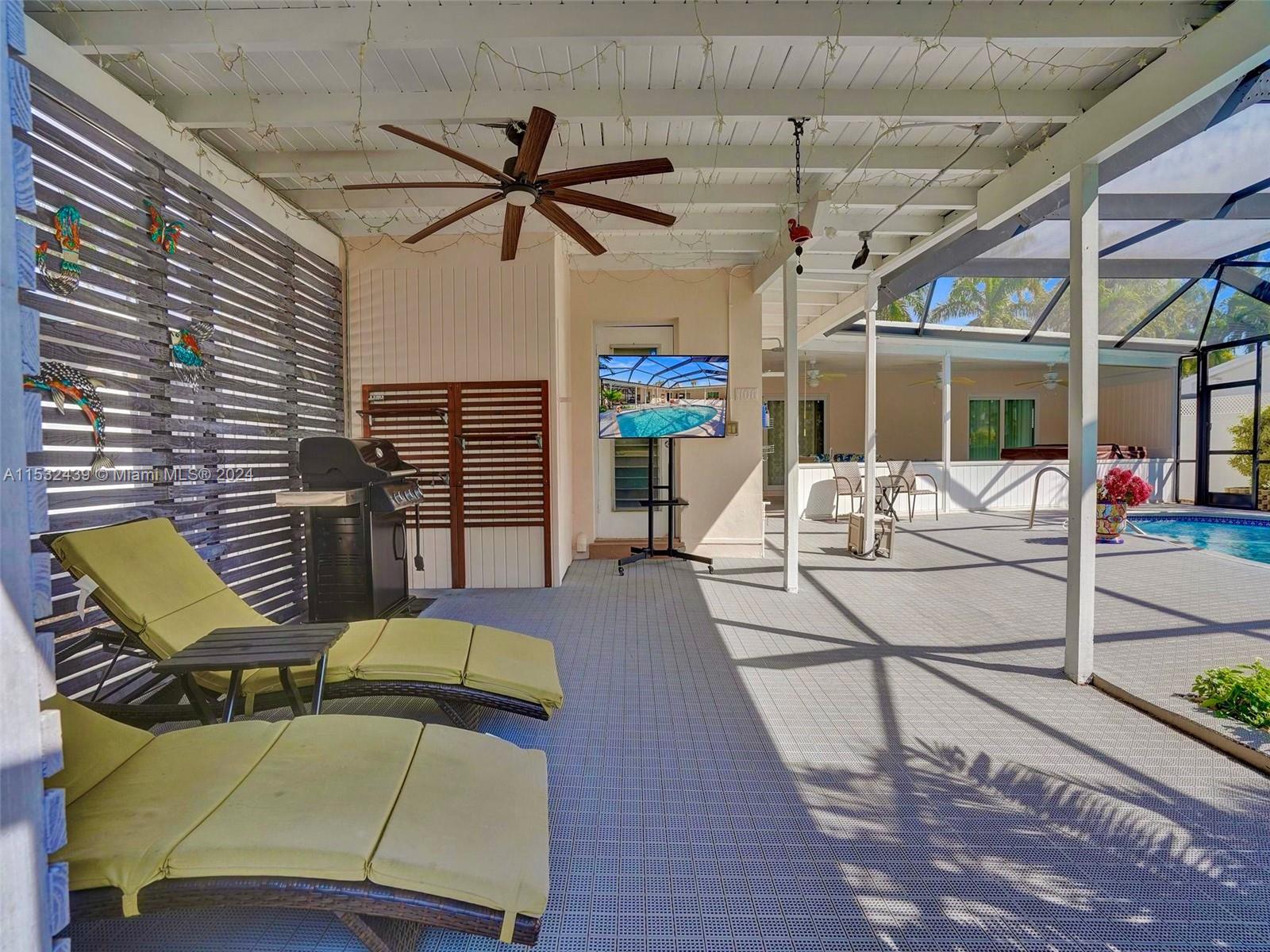 1106 N 13th Ave, Hollywood, Florida 33019, 2 Bedrooms Bedrooms, ,2 BathroomsBathrooms,Residential,For Sale,1106 N 13th Ave,A11532439