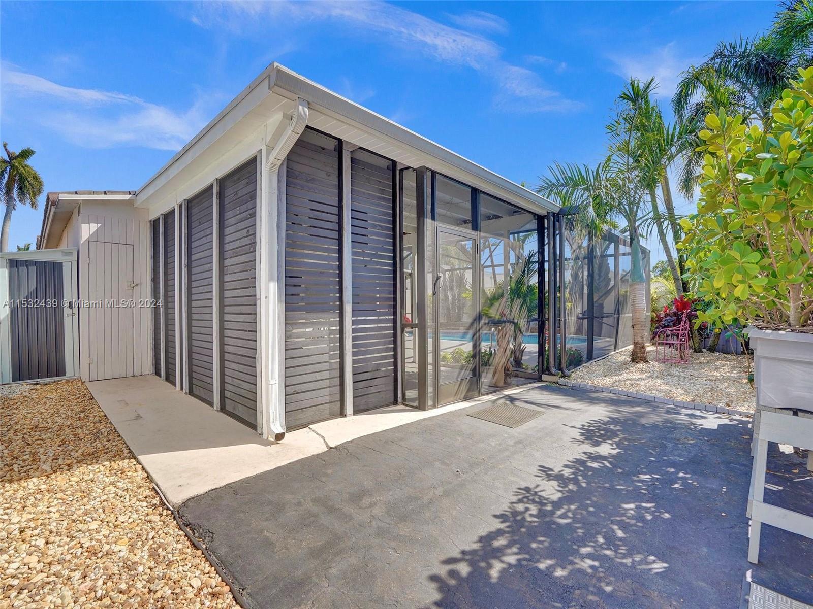 1106 N 13th Ave, Hollywood, Florida 33019, 2 Bedrooms Bedrooms, ,2 BathroomsBathrooms,Residential,For Sale,1106 N 13th Ave,A11532439