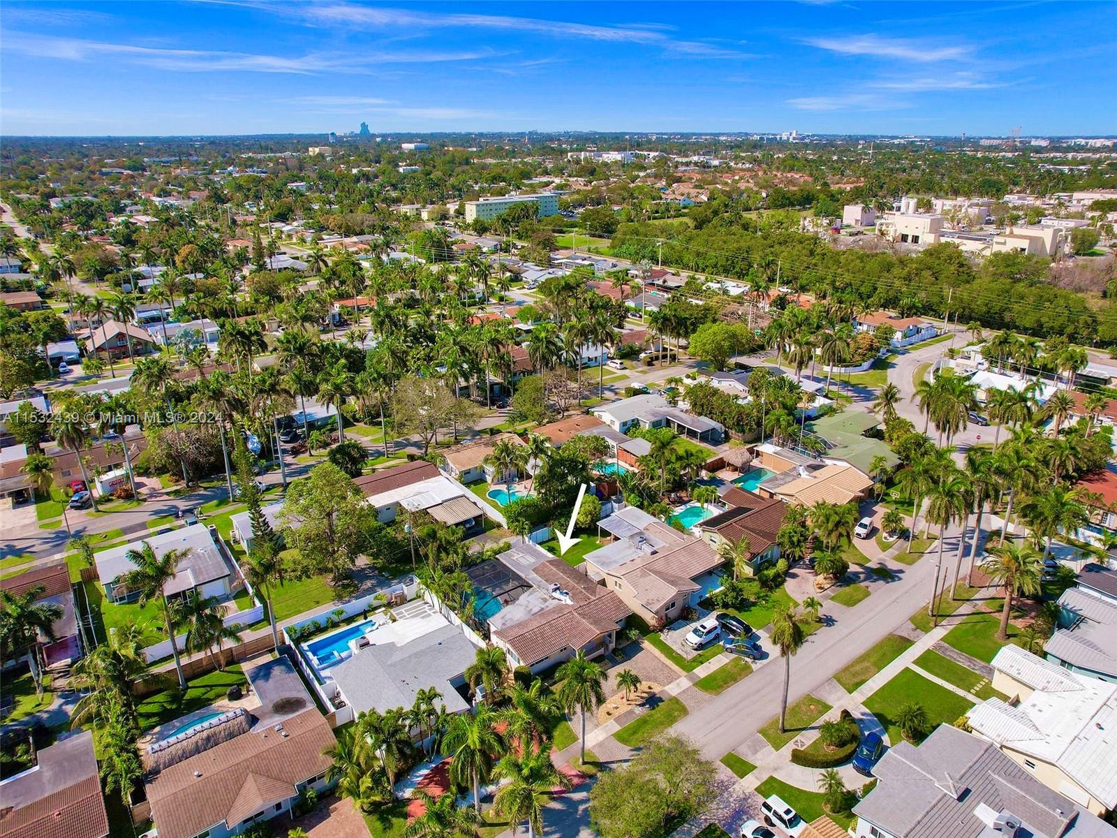 1106 N 13th Ave, Hollywood, Florida 33019, 2 Bedrooms Bedrooms, ,2 BathroomsBathrooms,Residential,For Sale,1106 N 13th Ave,A11532439