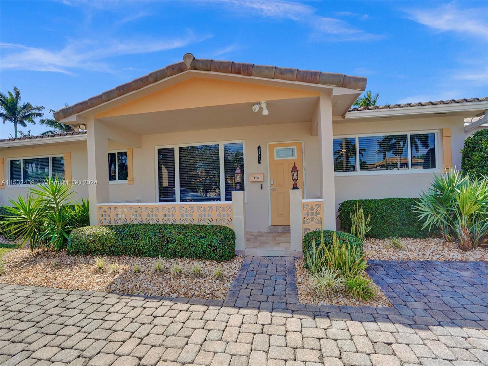 1106 N 13th Ave, Hollywood, Florida 33019, 2 Bedrooms Bedrooms, ,2 BathroomsBathrooms,Residential,For Sale,1106 N 13th Ave,A11532439