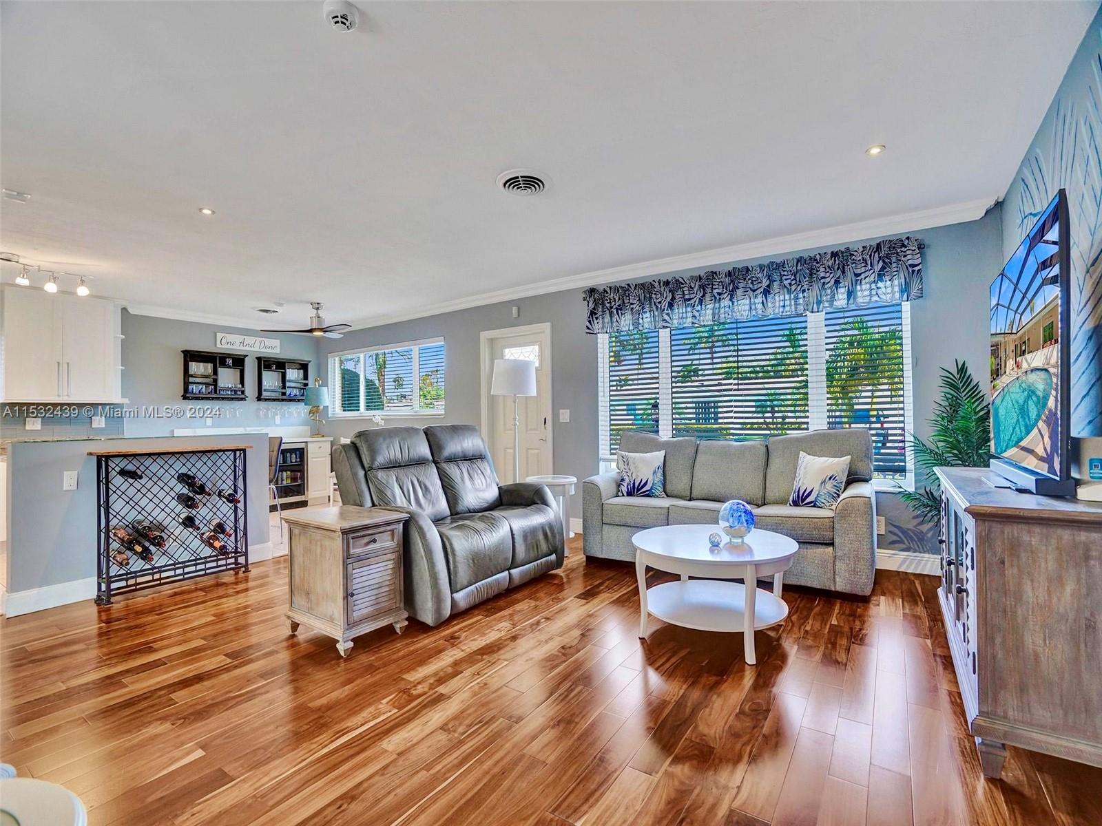 1106 N 13th Ave, Hollywood, Florida 33019, 2 Bedrooms Bedrooms, ,2 BathroomsBathrooms,Residential,For Sale,1106 N 13th Ave,A11532439