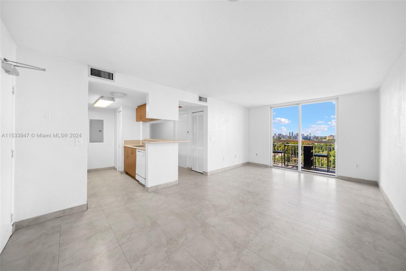 816 NW 11th St 1210, Miami, Florida 33136, 1 Bedroom Bedrooms, ,1 BathroomBathrooms,Residentiallease,For Rent,816 NW 11th St 1210,A11533947