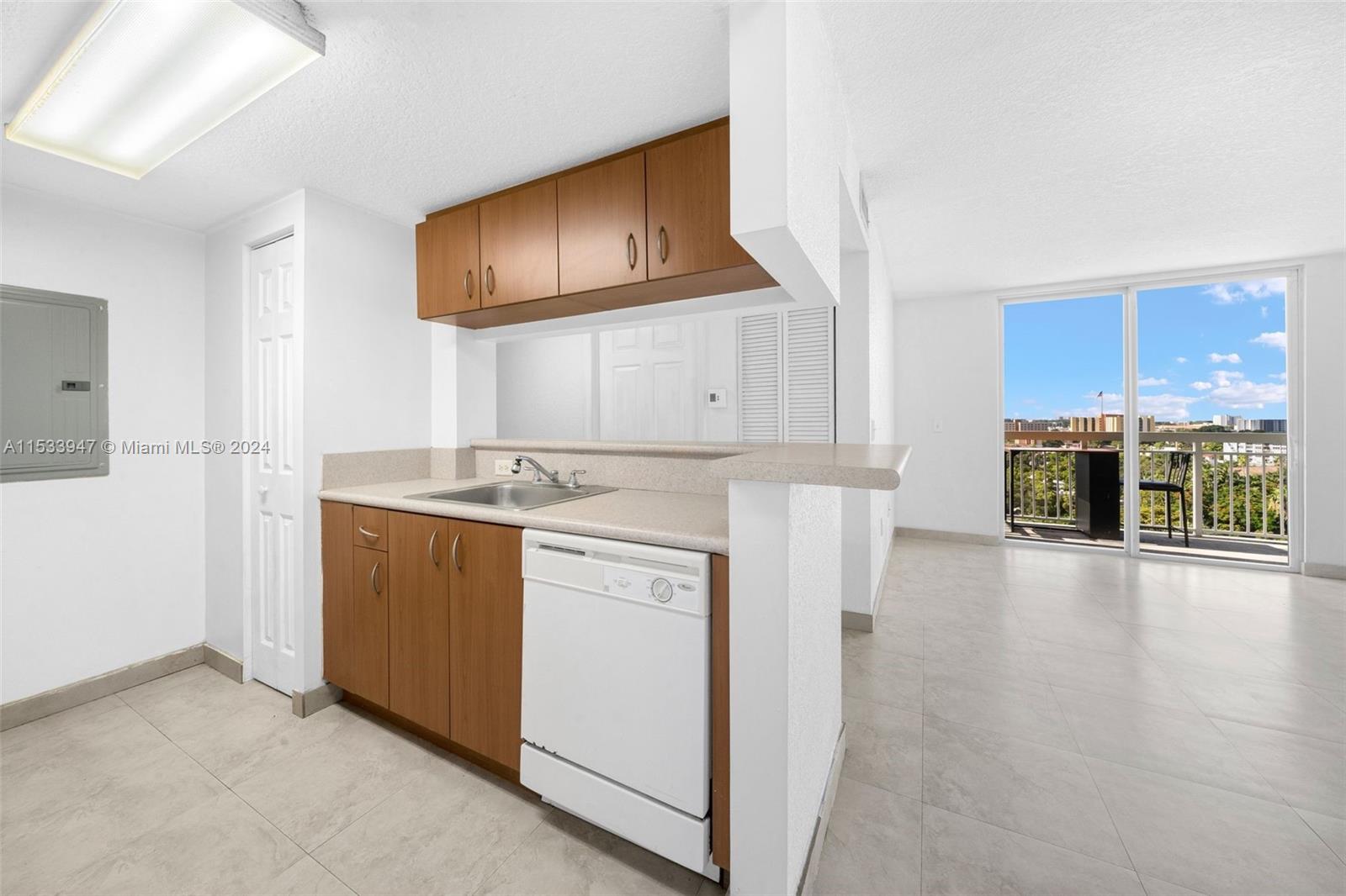 816 NW 11th St 1210, Miami, Florida 33136, 1 Bedroom Bedrooms, ,1 BathroomBathrooms,Residentiallease,For Rent,816 NW 11th St 1210,A11533947