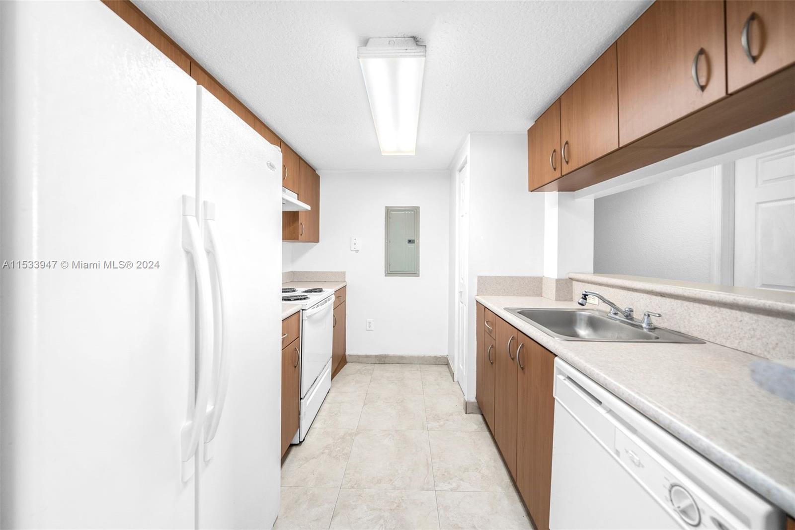 816 NW 11th St 1210, Miami, Florida 33136, 1 Bedroom Bedrooms, ,1 BathroomBathrooms,Residentiallease,For Rent,816 NW 11th St 1210,A11533947