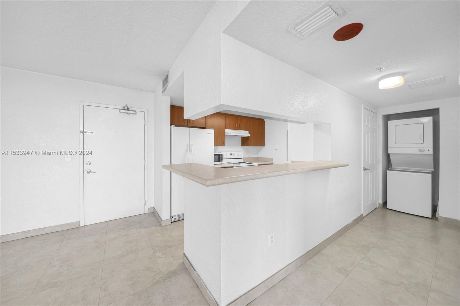 816 NW 11th St 1210, Miami, Florida 33136, 1 Bedroom Bedrooms, ,1 BathroomBathrooms,Residentiallease,For Rent,816 NW 11th St 1210,A11533947