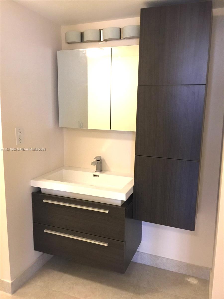 290 174th St, Sunny Isles Beach, FL, 33160 United States, 2 Bedrooms Bedrooms, ,2 BathroomsBathrooms,Residential,For Sale,174th St,A11534093