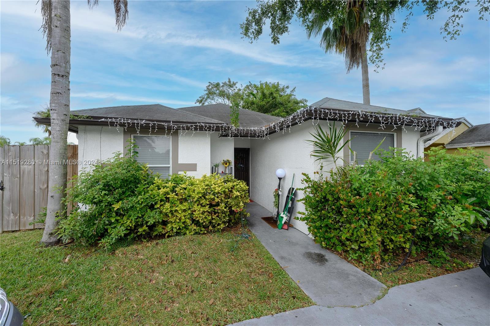 998 SW 8th Pl, Florida City, Florida 33034, 4 Bedrooms Bedrooms, ,2 BathroomsBathrooms,Residential,For Sale,998 SW 8th Pl,A11519280