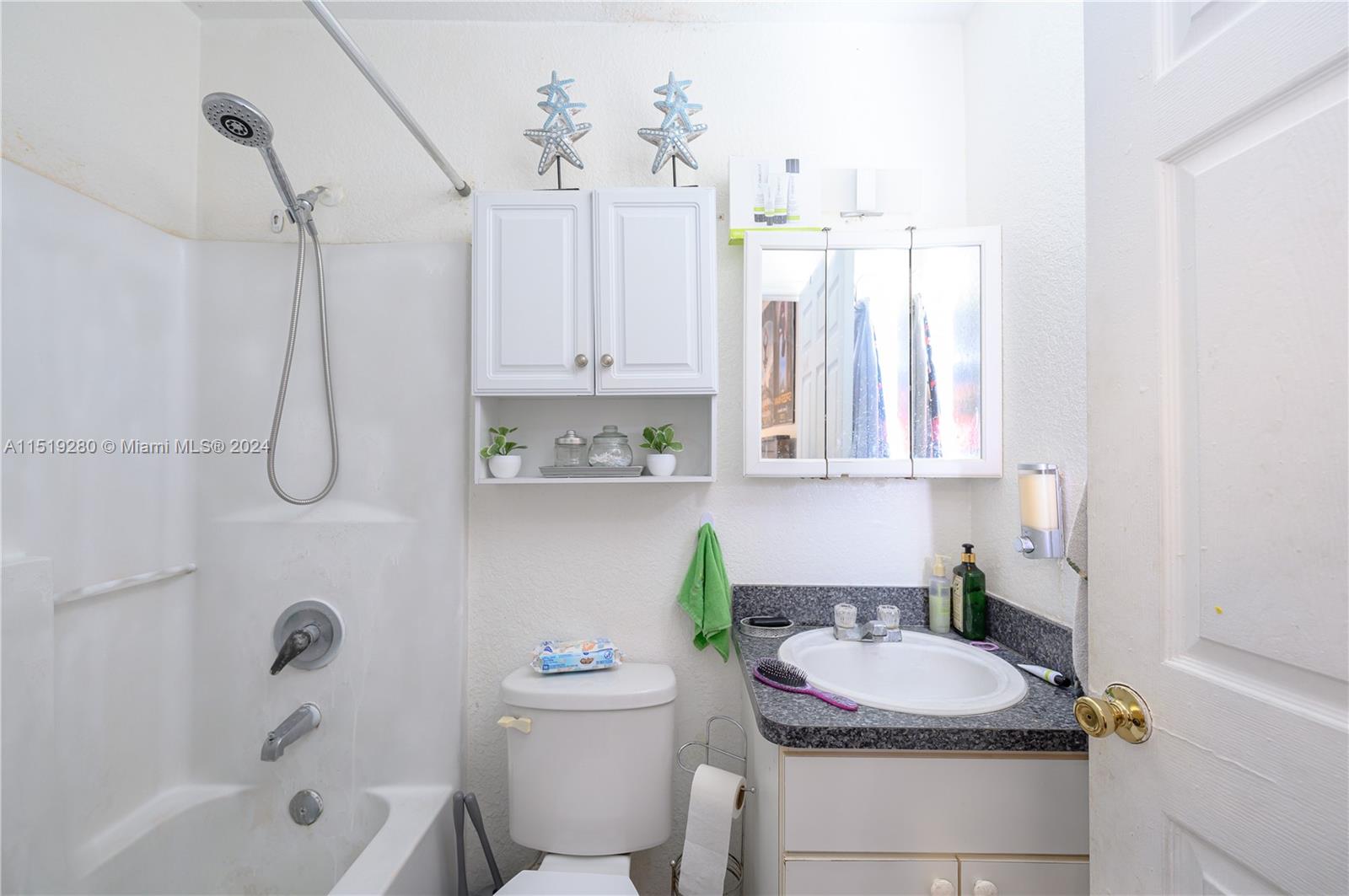 998 SW 8th Pl, Florida City, Florida 33034, 4 Bedrooms Bedrooms, ,2 BathroomsBathrooms,Residential,For Sale,998 SW 8th Pl,A11519280