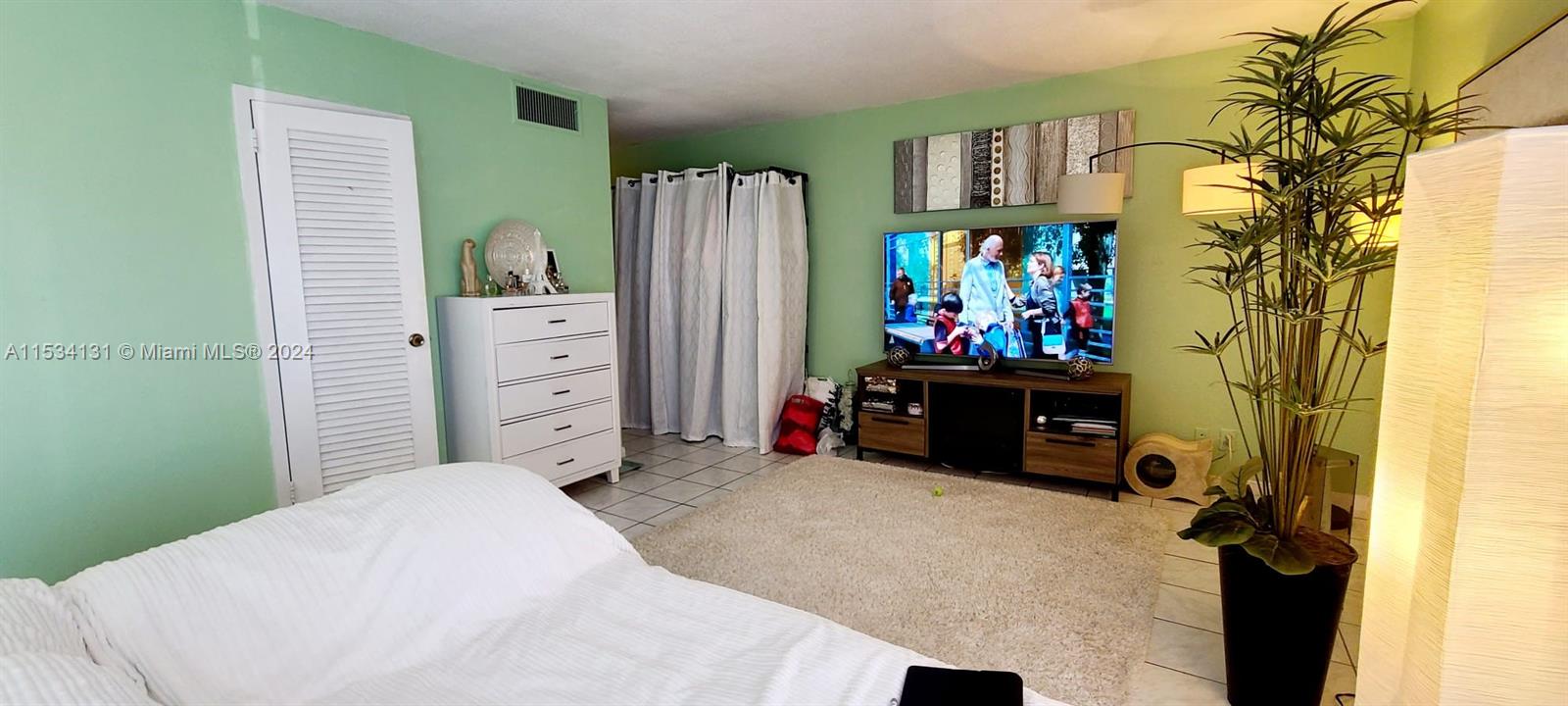 2200 E Hallandale Beach Blvd 203, Hallandale Beach, Florida 33009, ,1 BathroomBathrooms,Residential,For Sale,2200 E Hallandale Beach Blvd 203,A11534131