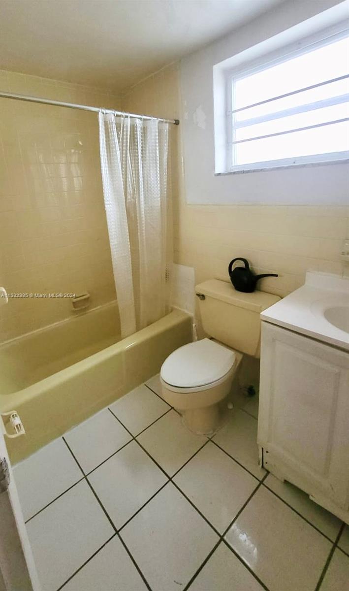 15 204th St, Miami Gardens, FL, 33169 United States, 1 Bedroom Bedrooms, ,1 BathroomBathrooms,Residential,For Sale,204th St,A11532885