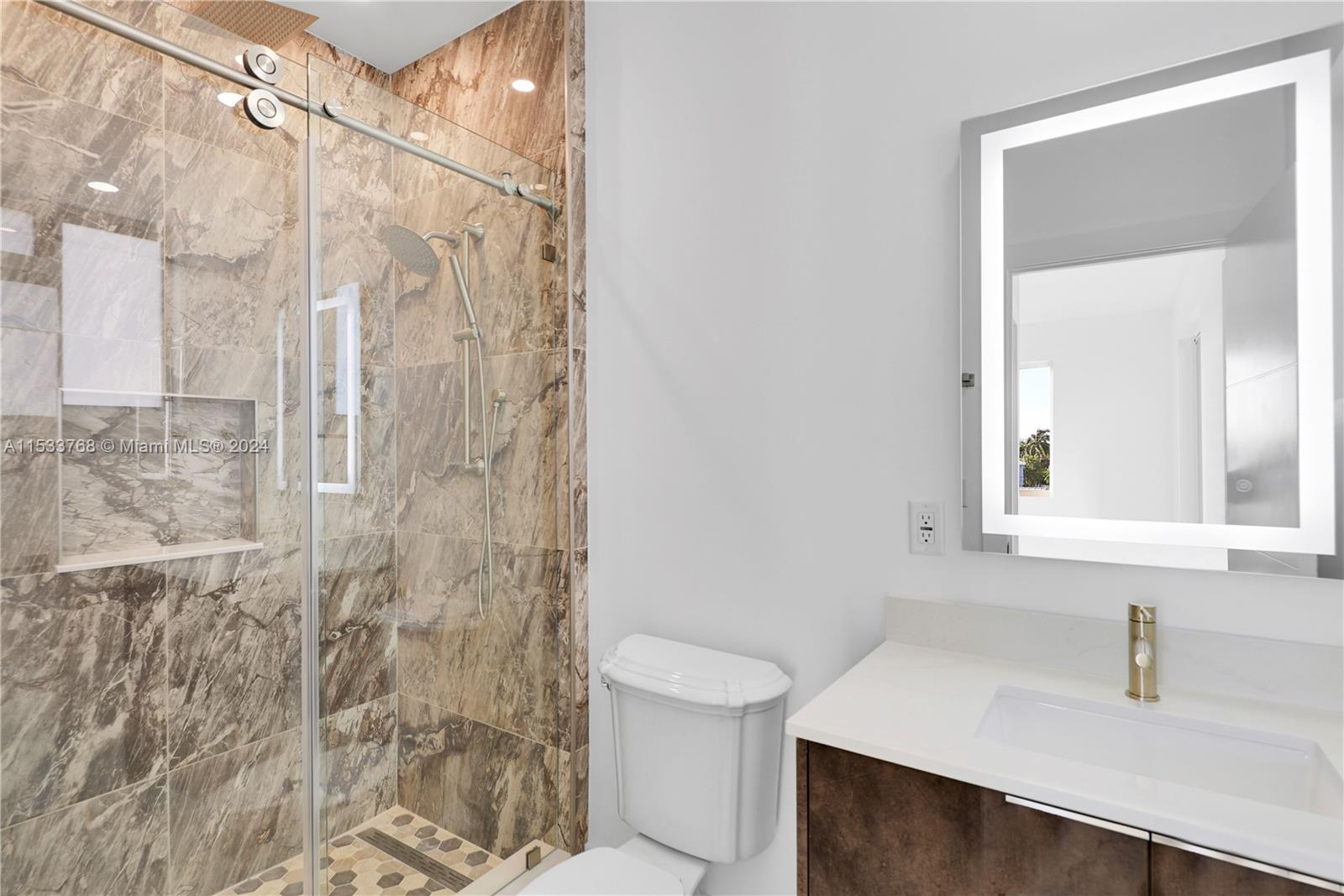 2nd floor guest en-suite bathroom