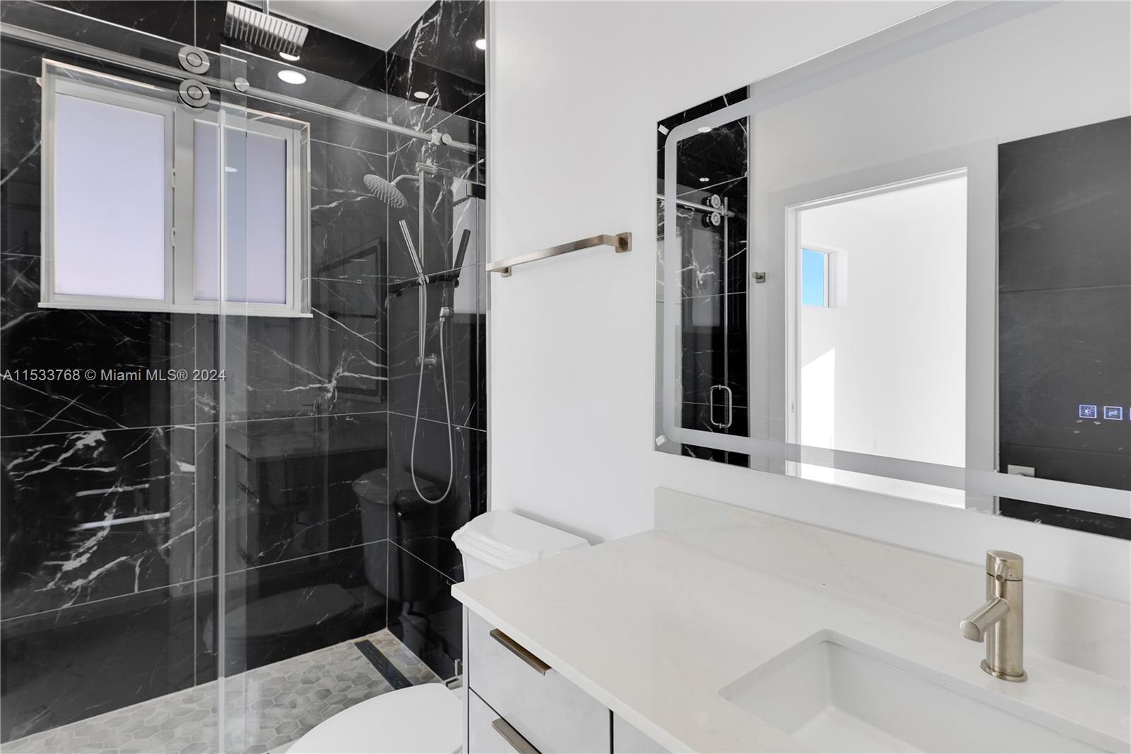 2nd floor guest en-suite bathroom