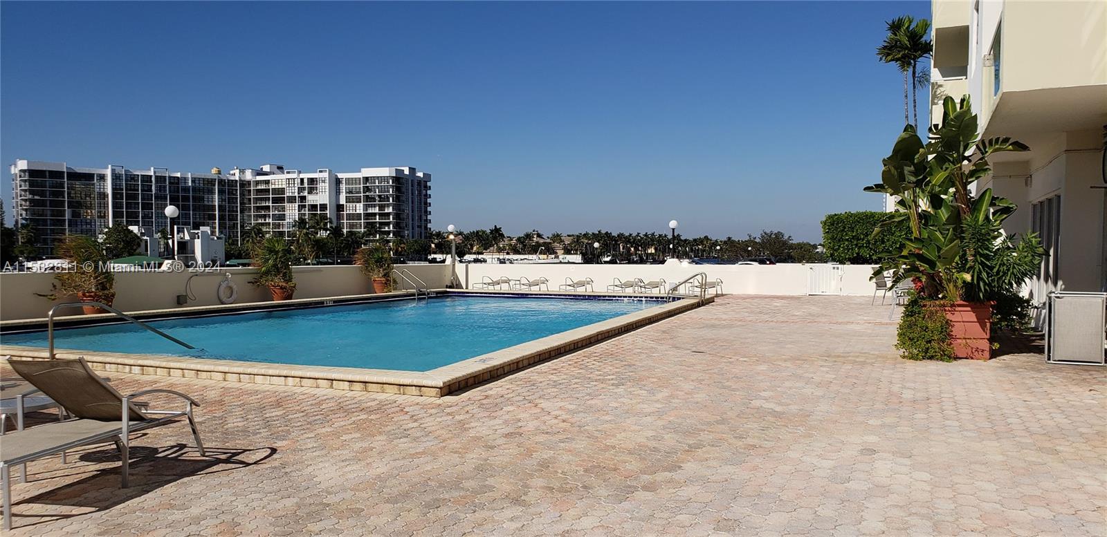 3000 S Ocean Dr 206, Hollywood, Florida 33019, 1 Bedroom Bedrooms, ,1 BathroomBathrooms,Residential,For Sale,3000 S Ocean Dr 206,A11532811