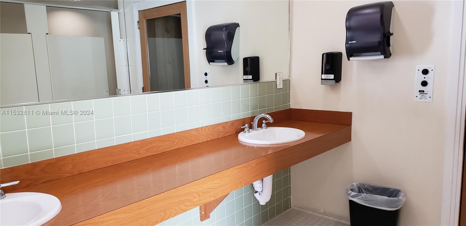 3000 S Ocean Dr 206, Hollywood, Florida 33019, 1 Bedroom Bedrooms, ,1 BathroomBathrooms,Residential,For Sale,3000 S Ocean Dr 206,A11532811