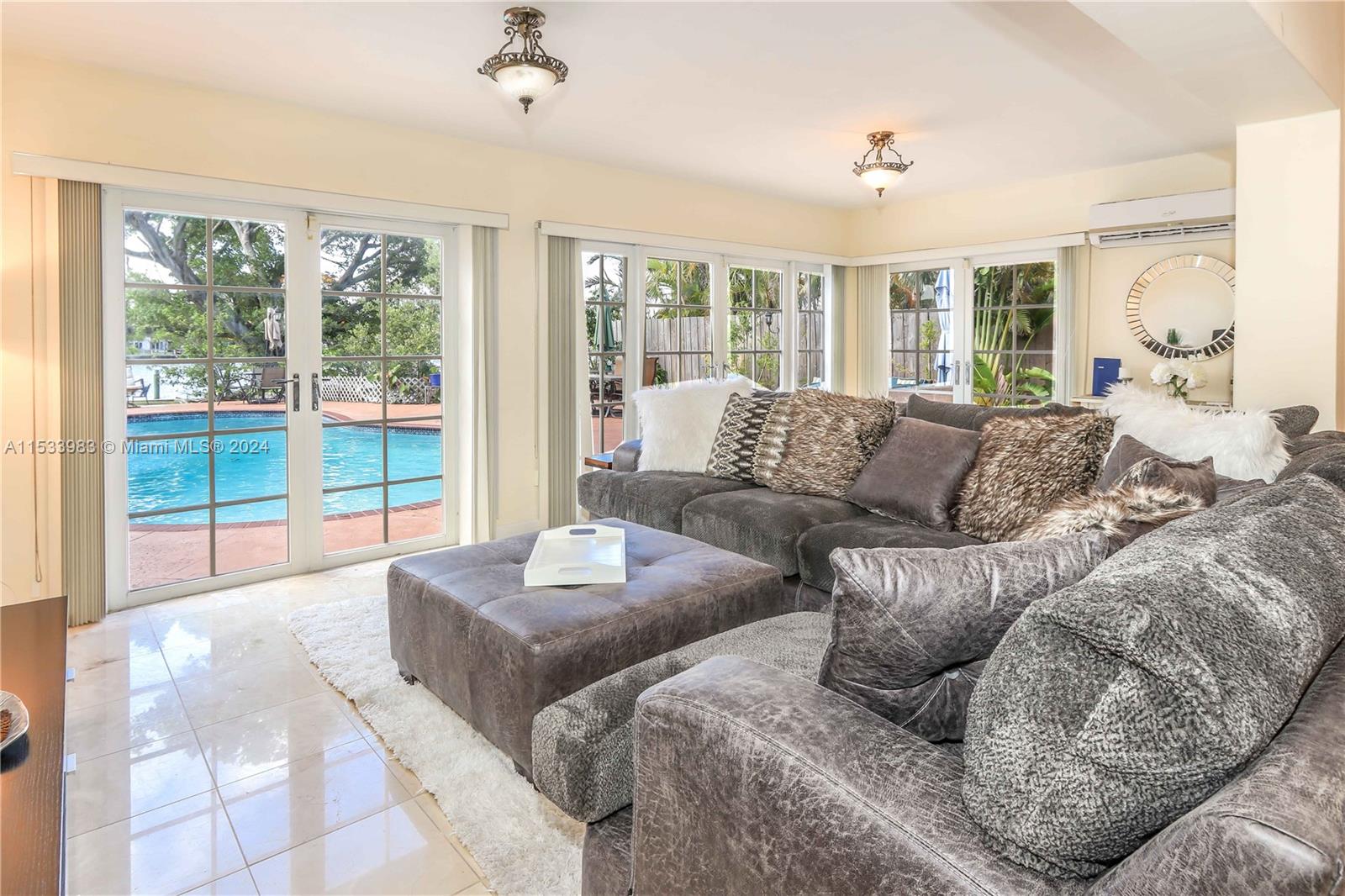 936 N Northlake Dr, Hollywood, Florida 33019, 3 Bedrooms Bedrooms, ,2 BathroomsBathrooms,Residentiallease,For Rent,936 N Northlake Dr,A11533983