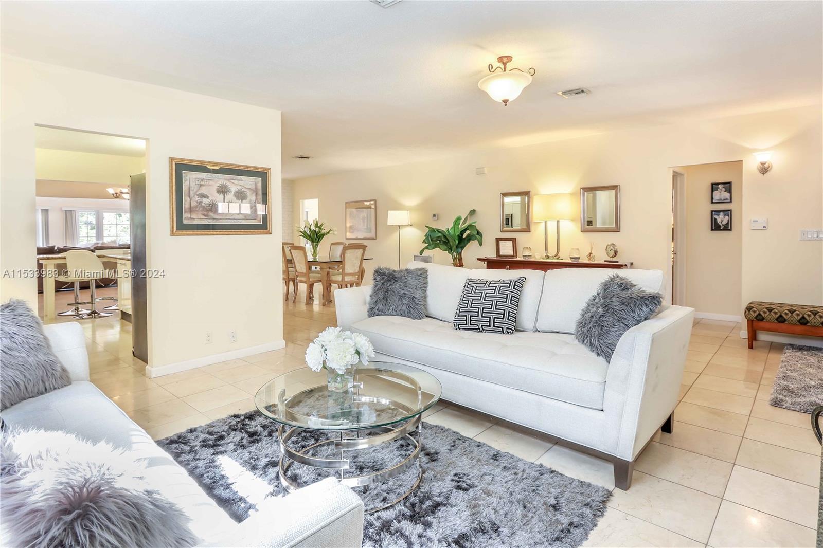 936 N Northlake Dr, Hollywood, Florida 33019, 3 Bedrooms Bedrooms, ,2 BathroomsBathrooms,Residentiallease,For Rent,936 N Northlake Dr,A11533983