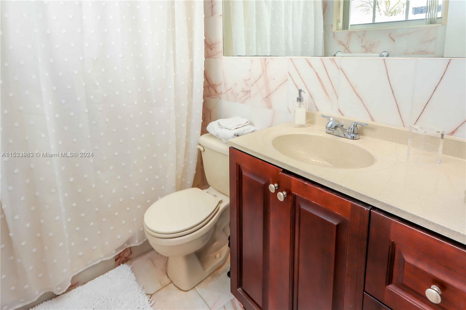 936 N Northlake Dr, Hollywood, Florida 33019, 3 Bedrooms Bedrooms, ,2 BathroomsBathrooms,Residentiallease,For Rent,936 N Northlake Dr,A11533983