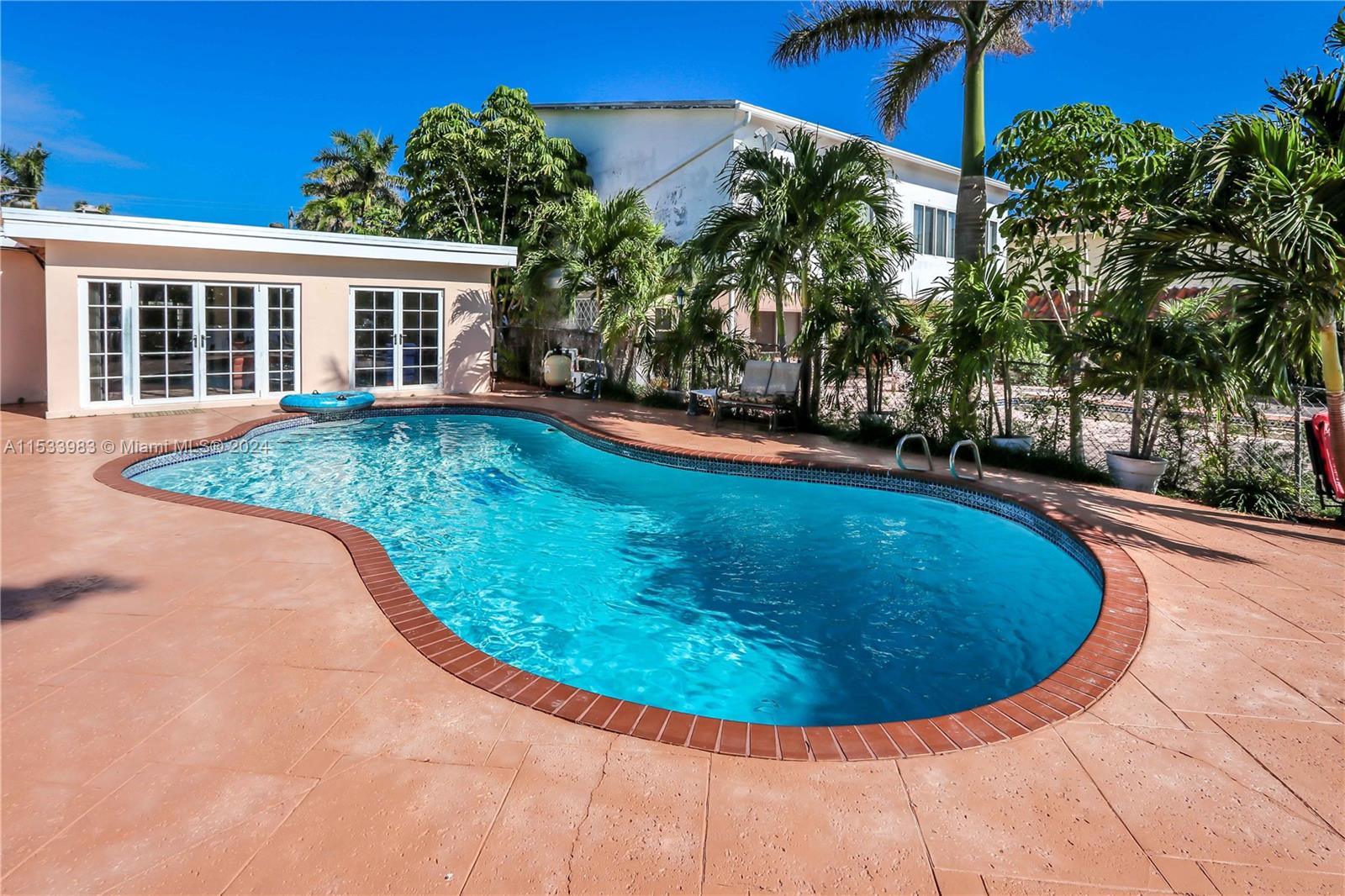 936 N Northlake Dr, Hollywood, Florida 33019, 3 Bedrooms Bedrooms, ,2 BathroomsBathrooms,Residentiallease,For Rent,936 N Northlake Dr,A11533983