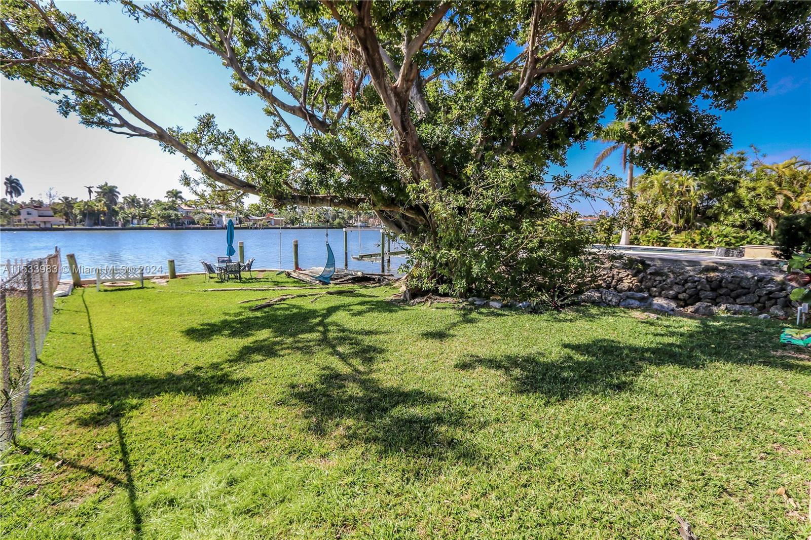 936 N Northlake Dr, Hollywood, Florida 33019, 3 Bedrooms Bedrooms, ,2 BathroomsBathrooms,Residentiallease,For Rent,936 N Northlake Dr,A11533983