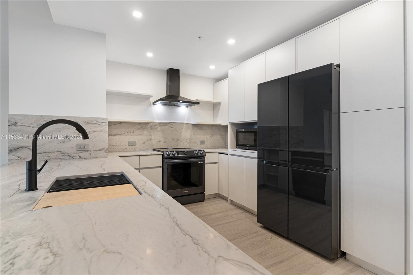 7901 Hispanola Ave 2007, North Bay Village, Florida 33141, 3 Bedrooms Bedrooms, ,2 BathroomsBathrooms,Residential,For Sale,7901 Hispanola Ave 2007,A11533431