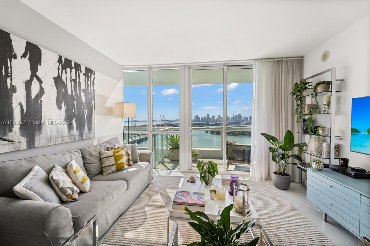 Miami Beach, Florida 33139, 2 Bedrooms Bedrooms, ,2 BathroomsBathrooms,Residentiallease,For Rent,A11533937