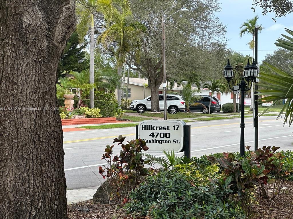 4700 Washington St 501, Hollywood, Florida 33021, 2 Bedrooms Bedrooms, ,2 BathroomsBathrooms,Residential,For Sale,4700 Washington St 501,A11533276