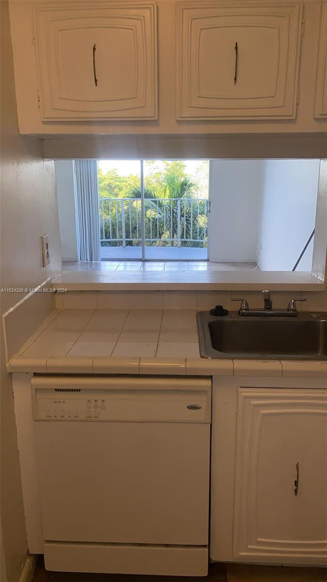 Miami, FL, 33169 United States, 1 Bedroom Bedrooms, ,1 BathroomBathrooms,Residential,For Sale,A11534209