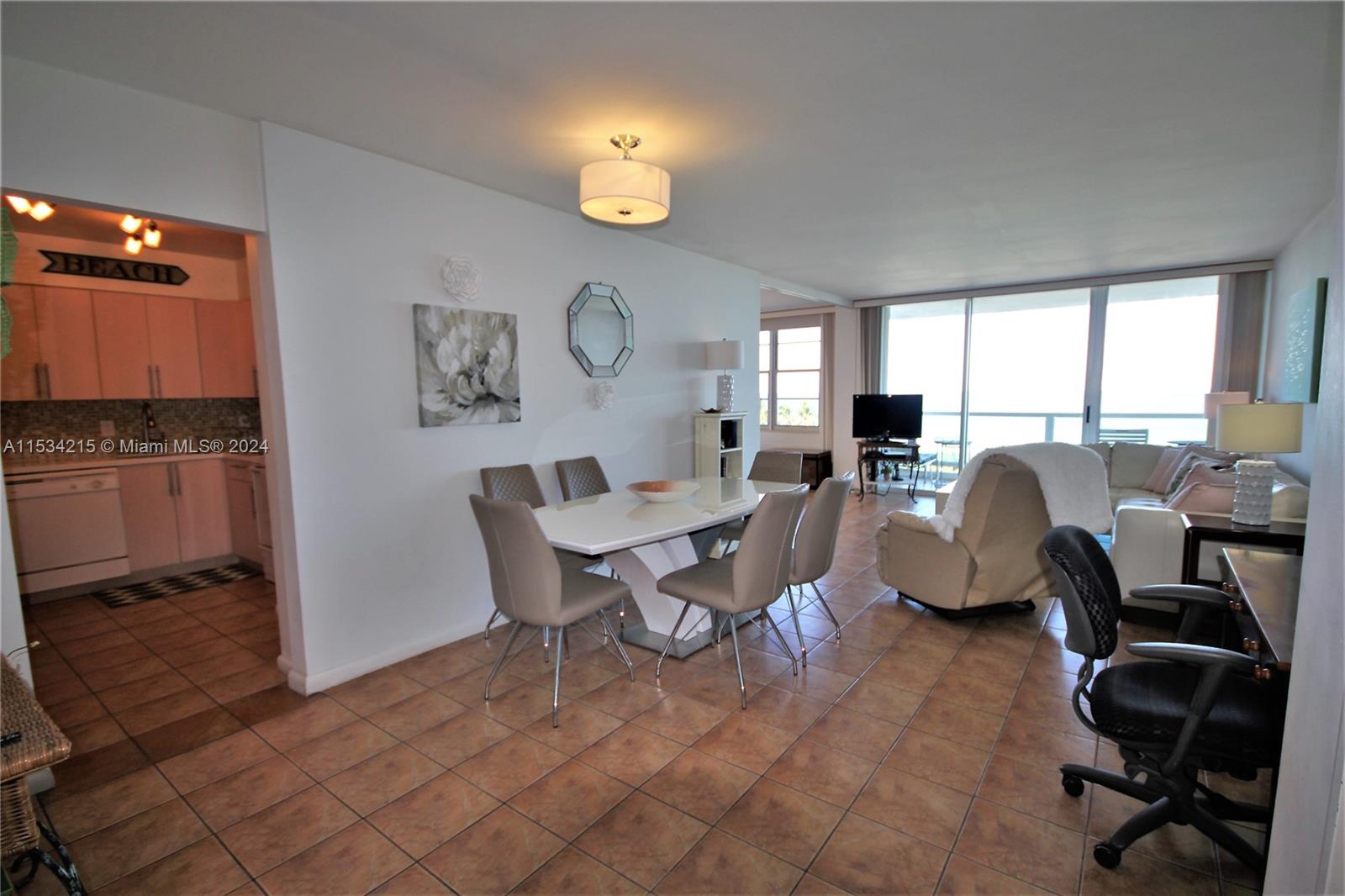 5151 Collins Ave 819, Miami Beach, Florida 33140, 2 Bedrooms Bedrooms, ,2 BathroomsBathrooms,Residentiallease,For Rent,5151 Collins Ave 819,A11534215