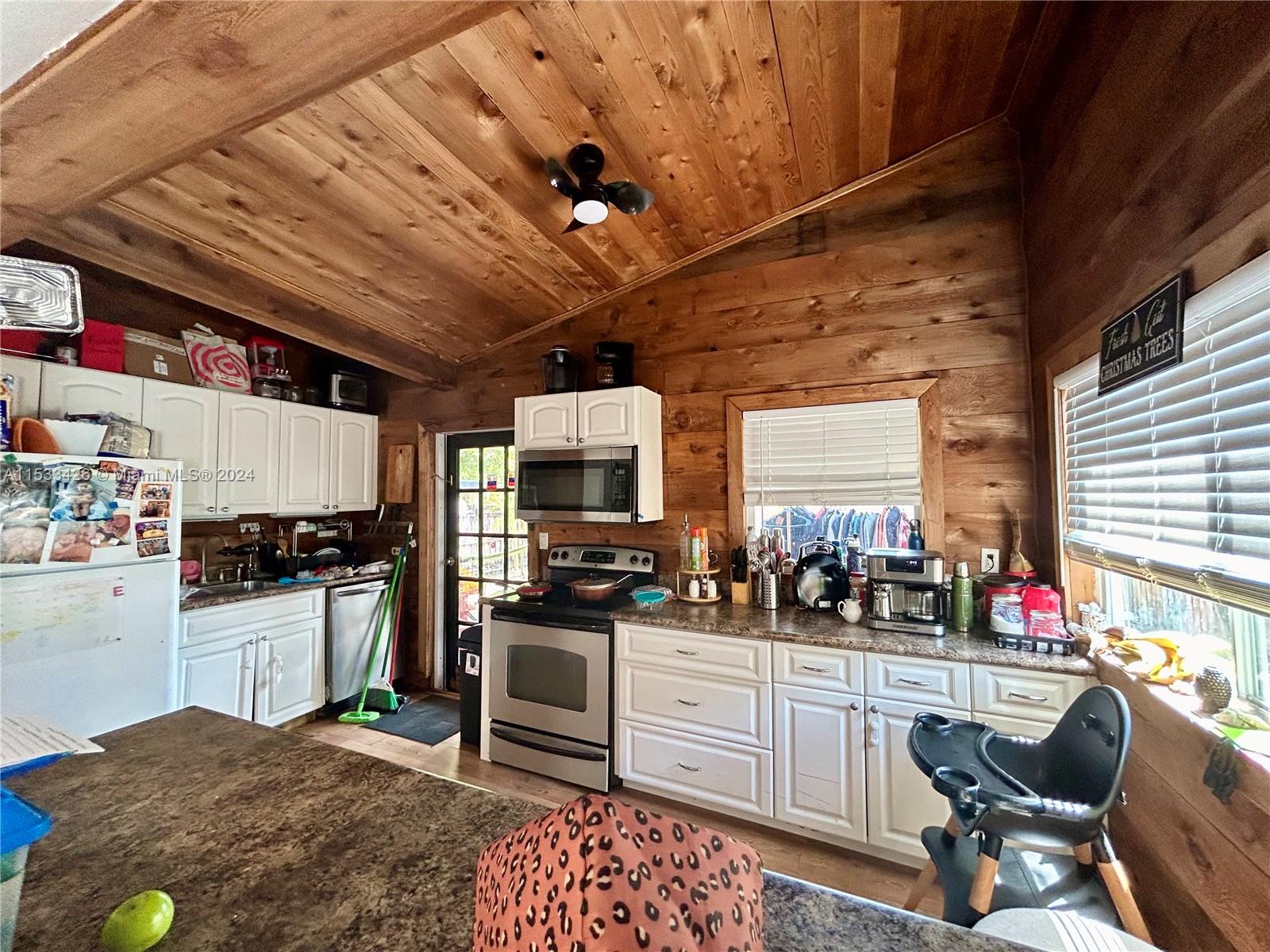 1640 Funston St, Hollywood, Florida 33020, 2 Bedrooms Bedrooms, ,1 BathroomBathrooms,Residential,For Sale,1640 Funston St,A11533426