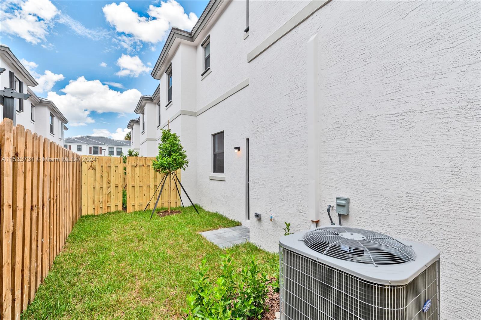 523 19th Ter, Fort Lauderdale, FL, 33312 United States, 3 Bedrooms Bedrooms, ,2 BathroomsBathrooms,Residential,For Sale,19th Ter,A11533731