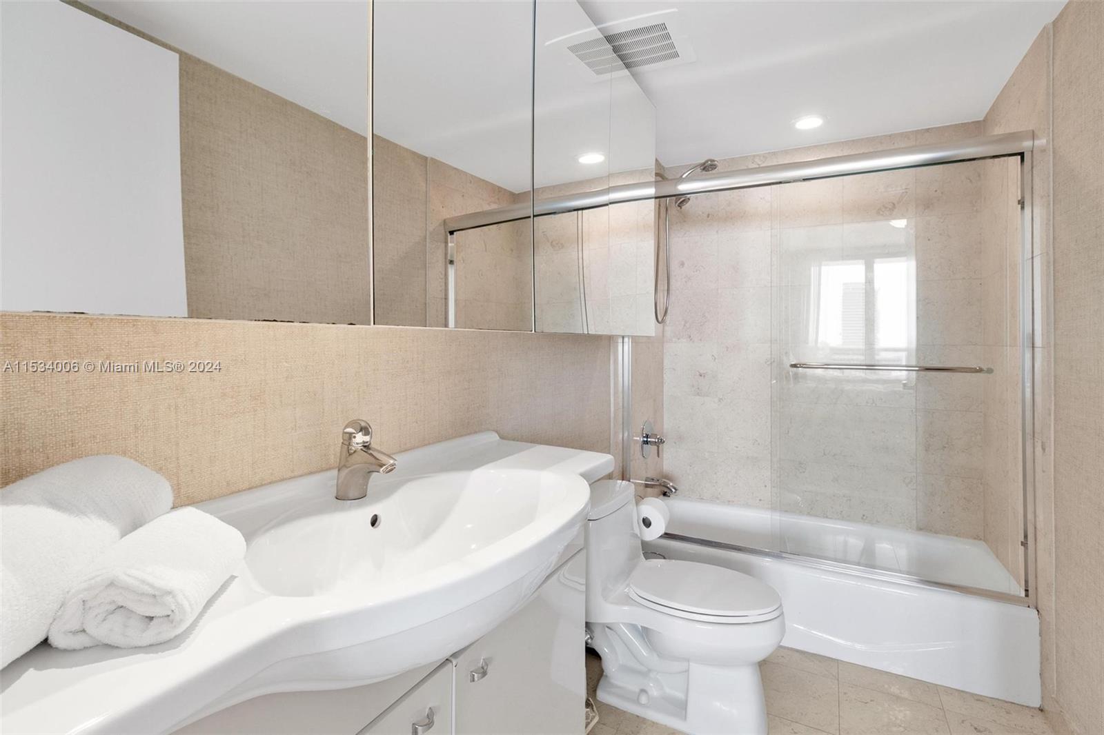 1830 S Ocean Dr 2904, Hallandale Beach, Florida 33009, 2 Bedrooms Bedrooms, ,3 BathroomsBathrooms,Residentiallease,For Rent,1830 S Ocean Dr 2904,A11534006