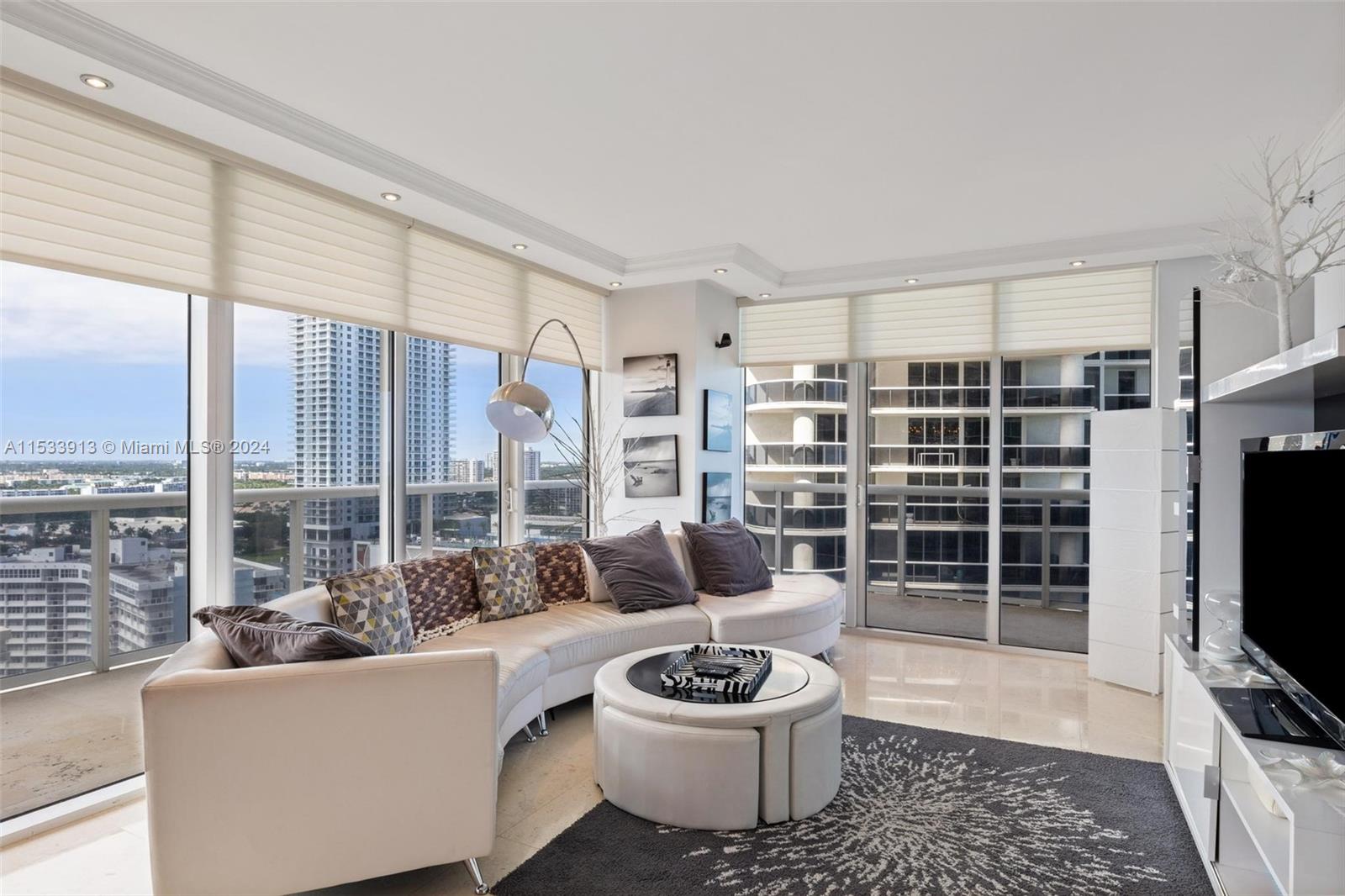 Hallandale Beach, Florida 33009, 2 Bedrooms Bedrooms, ,2 BathroomsBathrooms,Residentiallease,For Rent,A11533913