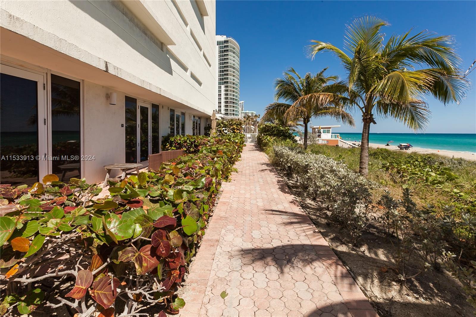 Hallandale Beach, Florida 33009, 2 Bedrooms Bedrooms, ,2 BathroomsBathrooms,Residentiallease,For Rent,A11533913