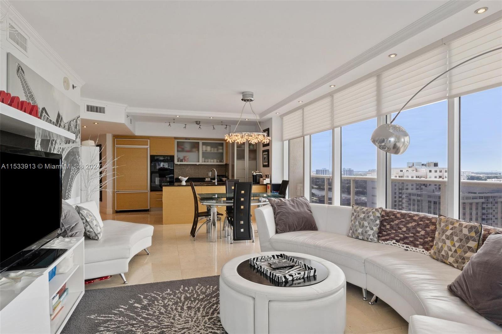 Hallandale Beach, Florida 33009, 2 Bedrooms Bedrooms, ,2 BathroomsBathrooms,Residentiallease,For Rent,A11533913