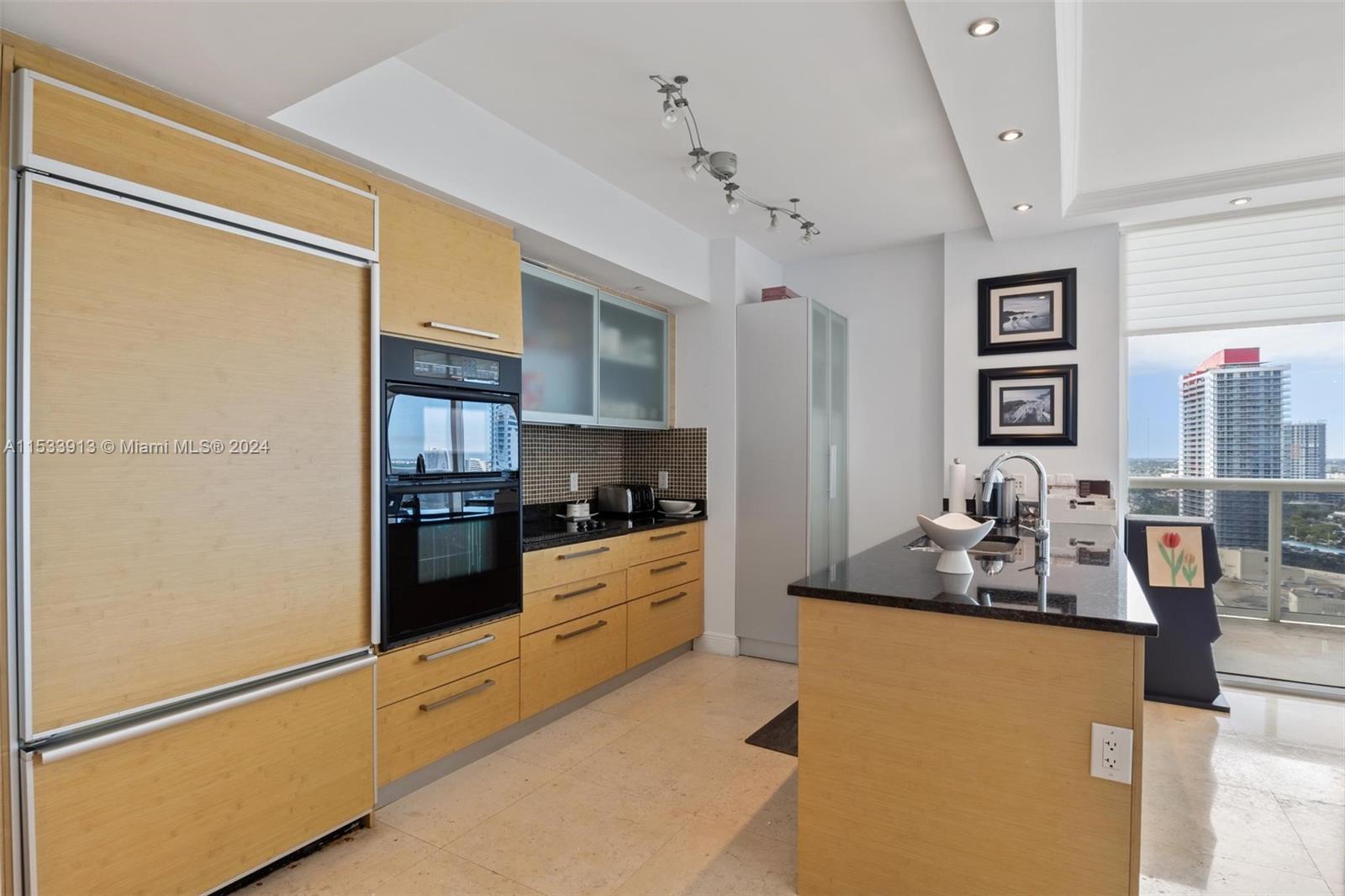 Hallandale Beach, Florida 33009, 2 Bedrooms Bedrooms, ,2 BathroomsBathrooms,Residentiallease,For Rent,A11533913