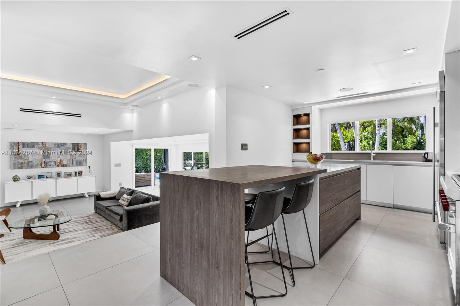 452 Hampton Ln, Key Biscayne, FL, 33149 United States, 4 Bedrooms Bedrooms, ,4 BathroomsBathrooms,Residential,For Sale,Hampton Ln,A11534257