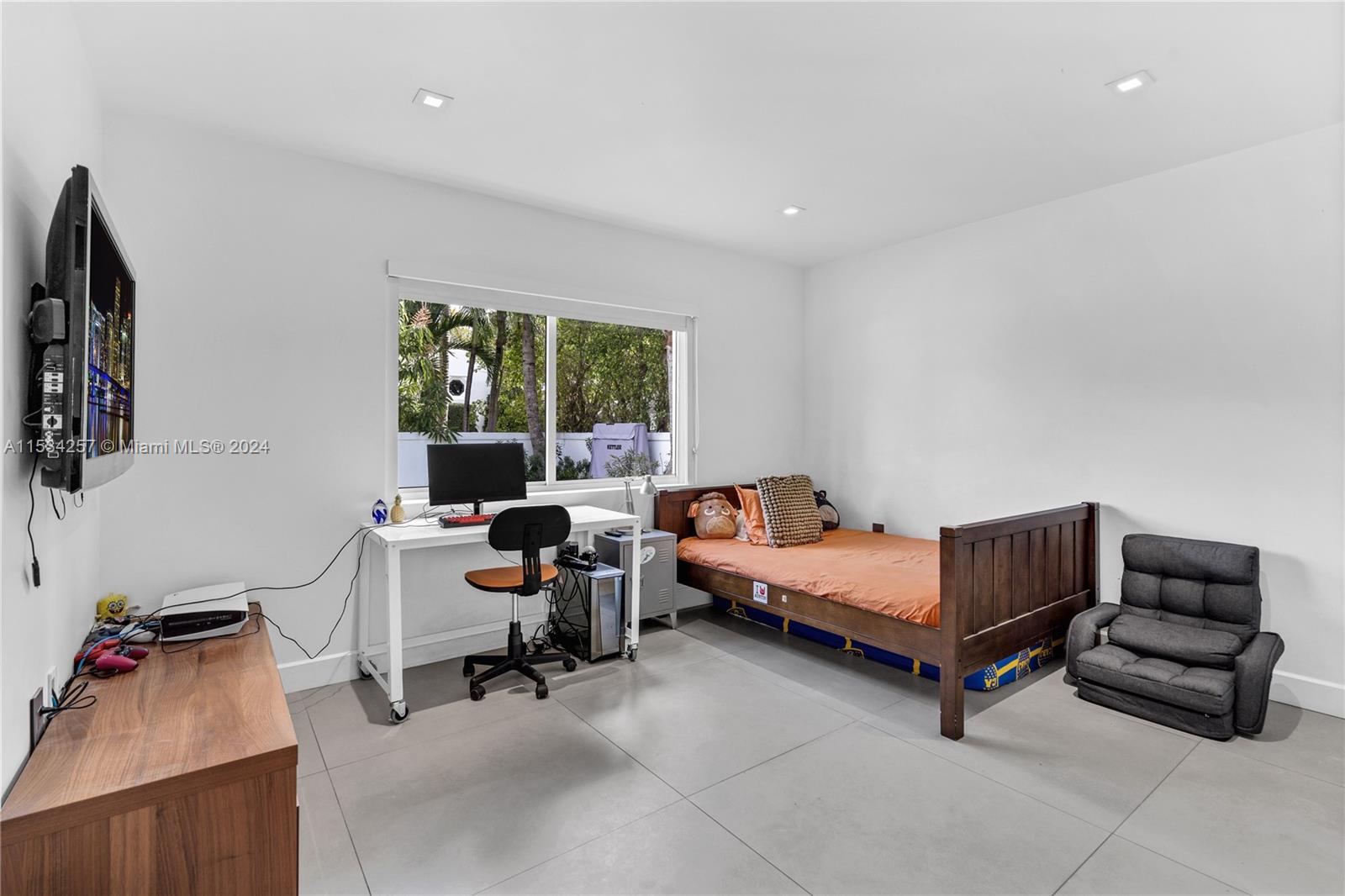 452 Hampton Ln, Key Biscayne, FL, 33149 United States, 4 Bedrooms Bedrooms, ,4 BathroomsBathrooms,Residential,For Sale,Hampton Ln,A11534257