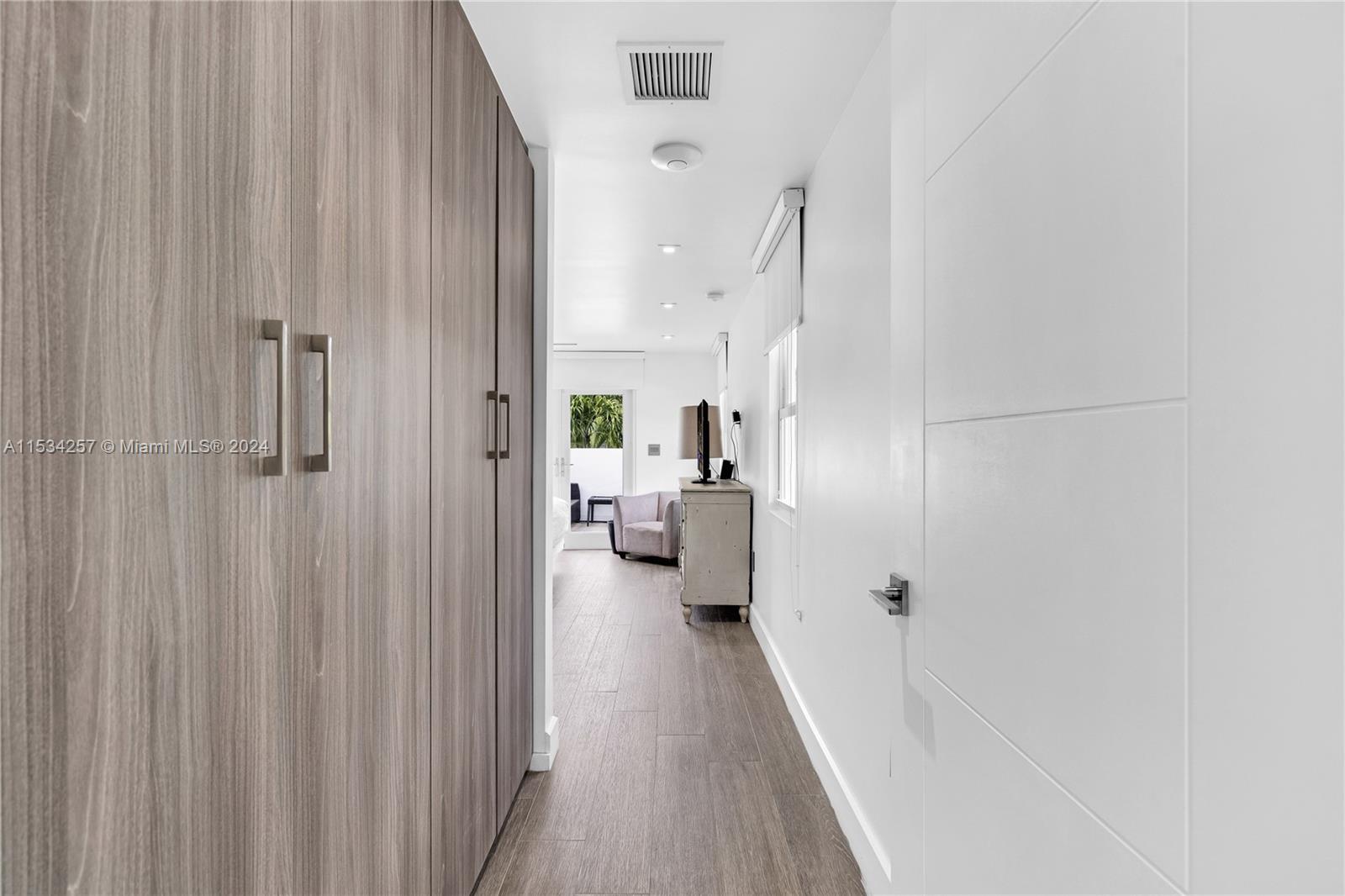 452 Hampton Ln, Key Biscayne, FL, 33149 United States, 4 Bedrooms Bedrooms, ,4 BathroomsBathrooms,Residential,For Sale,Hampton Ln,A11534257