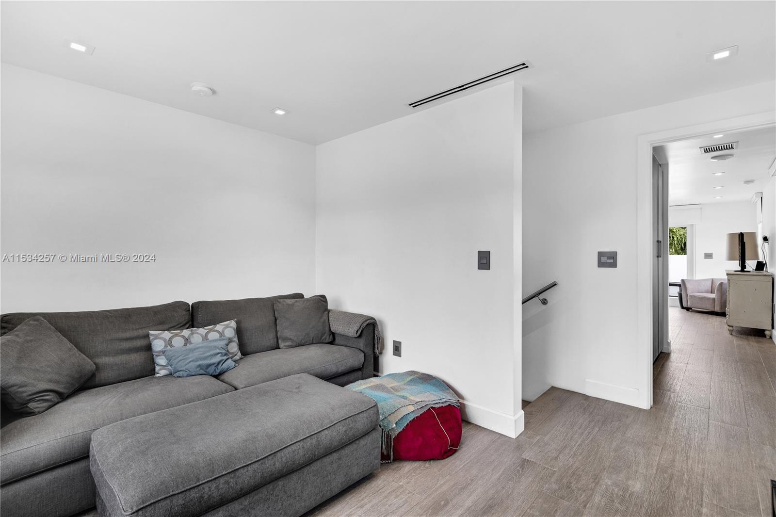 452 Hampton Ln, Key Biscayne, FL, 33149 United States, 4 Bedrooms Bedrooms, ,4 BathroomsBathrooms,Residential,For Sale,Hampton Ln,A11534257