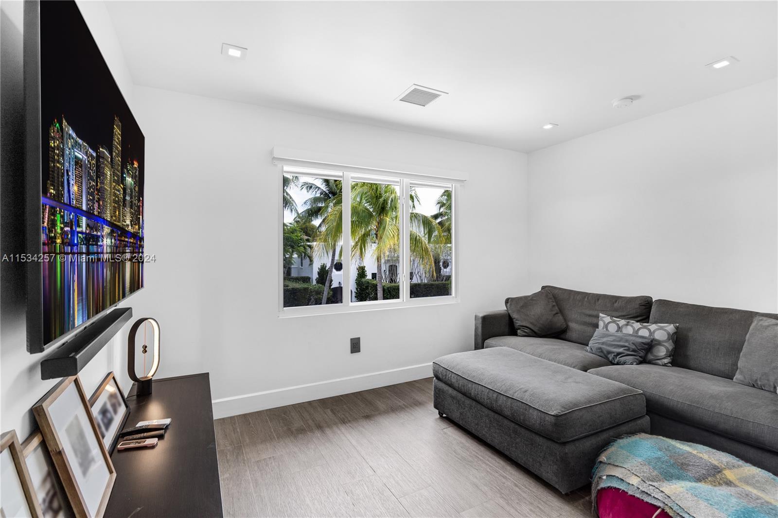 452 Hampton Ln, Key Biscayne, FL, 33149 United States, 4 Bedrooms Bedrooms, ,4 BathroomsBathrooms,Residential,For Sale,Hampton Ln,A11534257