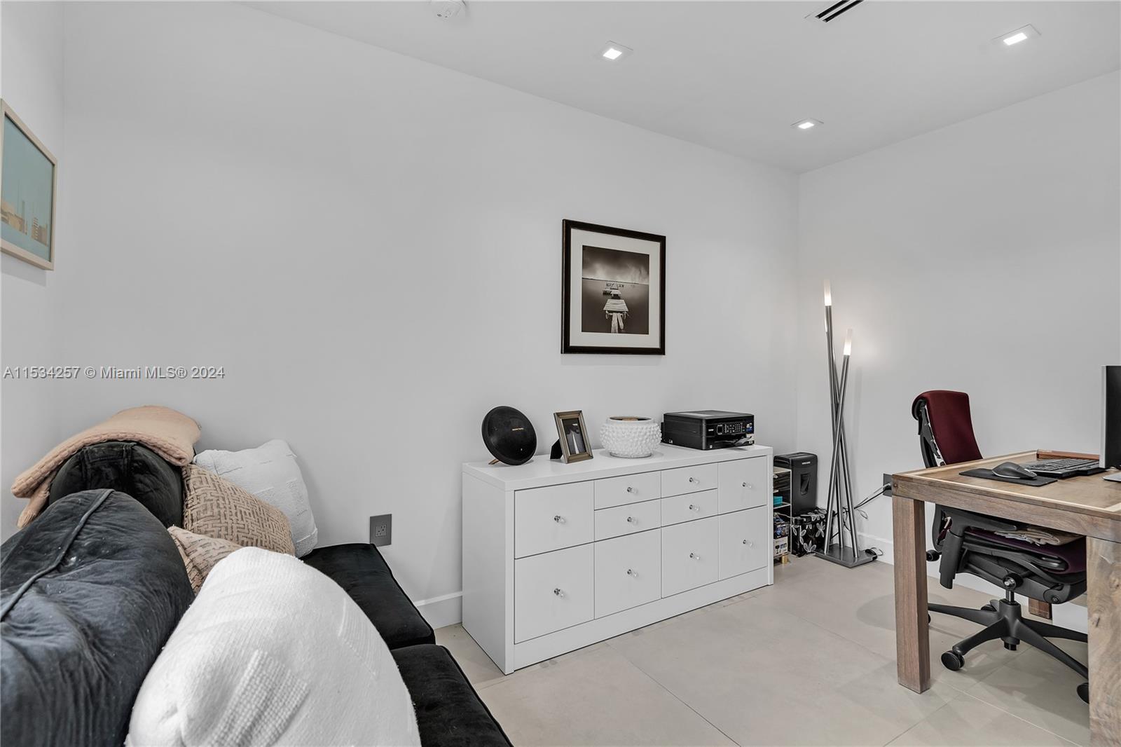 452 Hampton Ln, Key Biscayne, FL, 33149 United States, 4 Bedrooms Bedrooms, ,4 BathroomsBathrooms,Residential,For Sale,Hampton Ln,A11534257