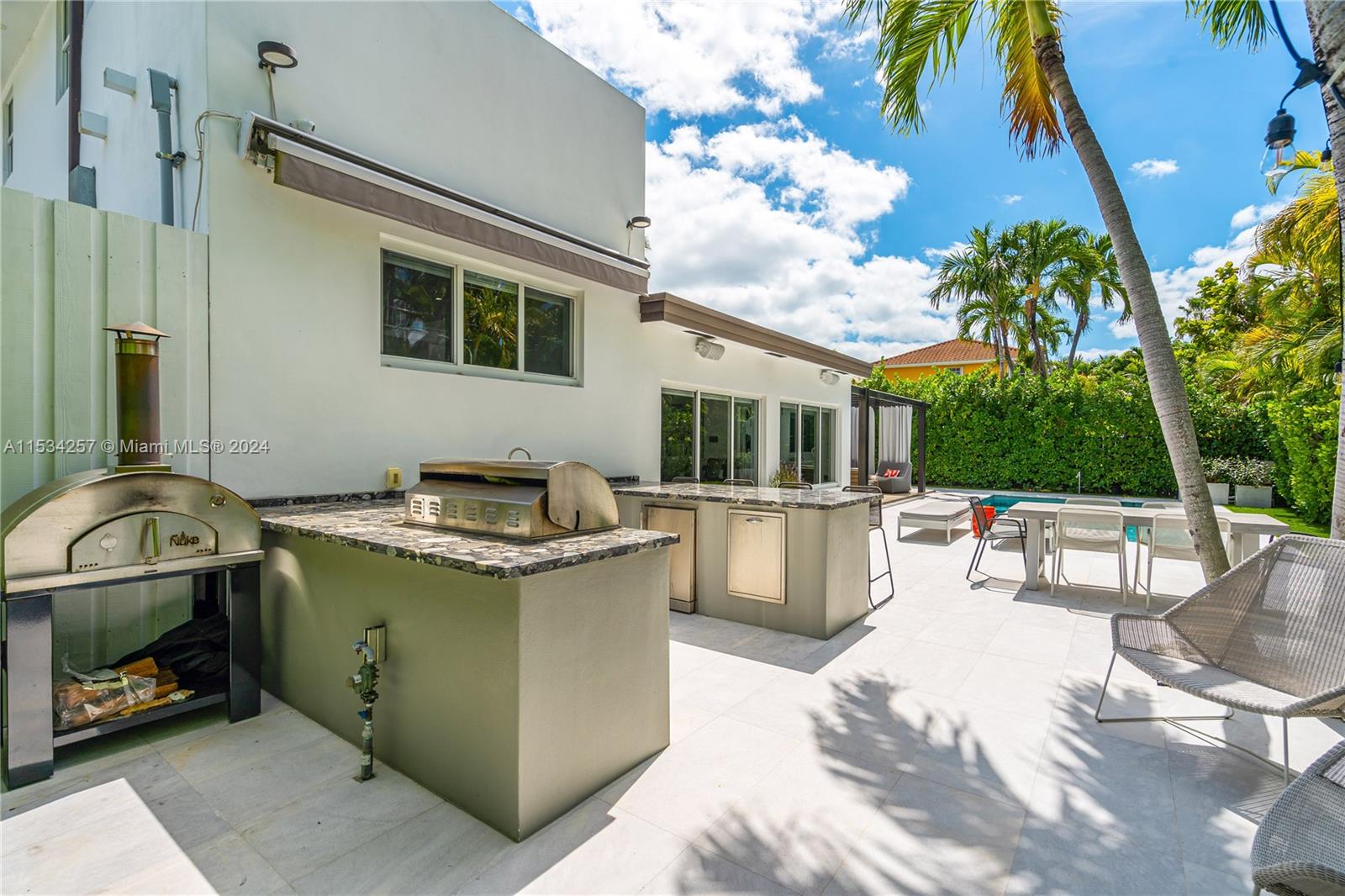 452 Hampton Ln, Key Biscayne, FL, 33149 United States, 4 Bedrooms Bedrooms, ,4 BathroomsBathrooms,Residential,For Sale,Hampton Ln,A11534257