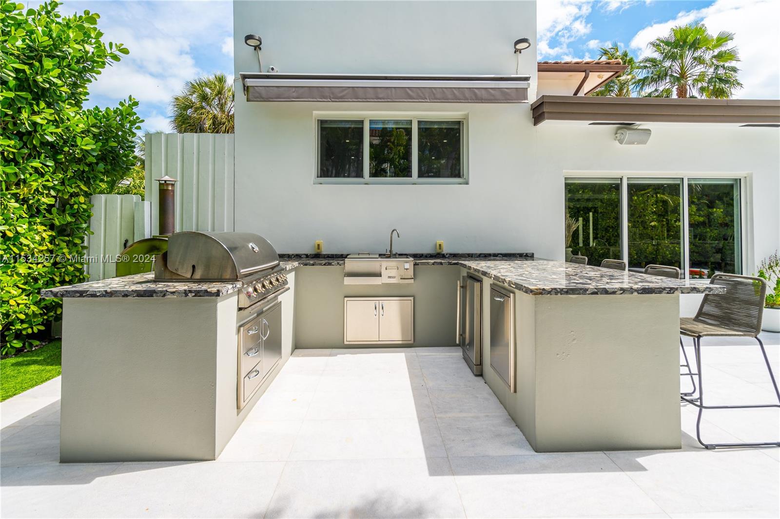 452 Hampton Ln, Key Biscayne, FL, 33149 United States, 4 Bedrooms Bedrooms, ,4 BathroomsBathrooms,Residential,For Sale,Hampton Ln,A11534257