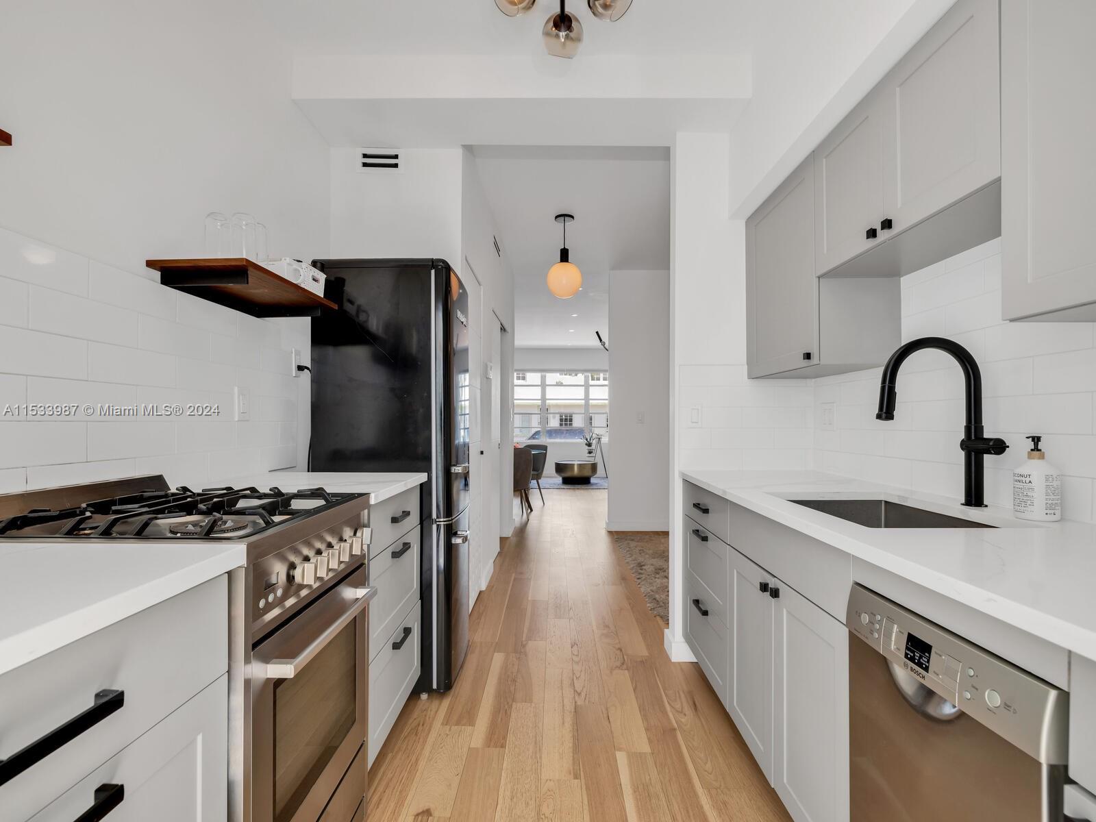 742 12th St 2, Miami Beach, Florida 33139, ,1 BathroomBathrooms,Residential,For Sale,742 12th St 2,A11533987