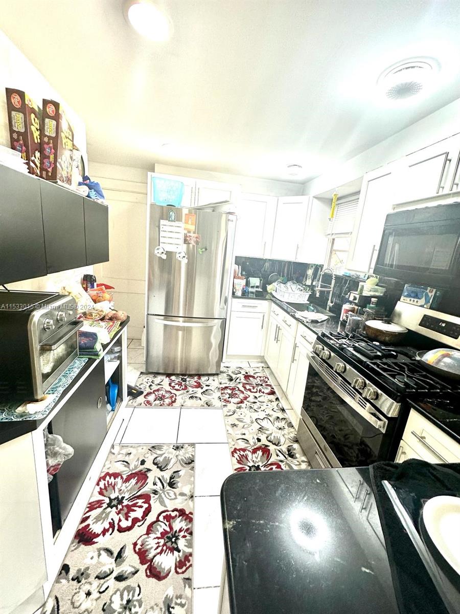 400 NW 32nd St, Miami, Florida 33127, 3 Bedrooms Bedrooms, 1 Room Rooms,3 BathroomsBathrooms,Residential,For Sale,400 NW 32nd St,A11533015