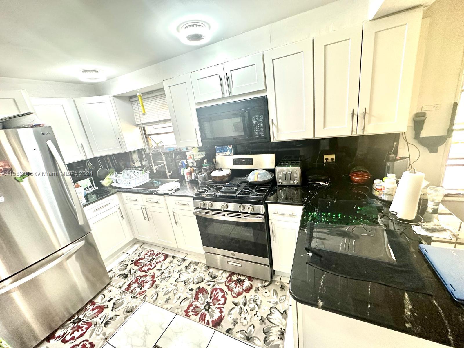 400 NW 32nd St, Miami, Florida 33127, 3 Bedrooms Bedrooms, 1 Room Rooms,3 BathroomsBathrooms,Residential,For Sale,400 NW 32nd St,A11533015