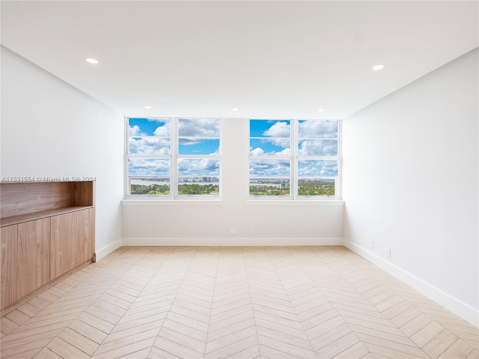 5660 Collins Ave 18D, Miami Beach, Florida 33140, 2 Bedrooms Bedrooms, ,2 BathroomsBathrooms,Residential,For Sale,5660 Collins Ave 18D,A11531554