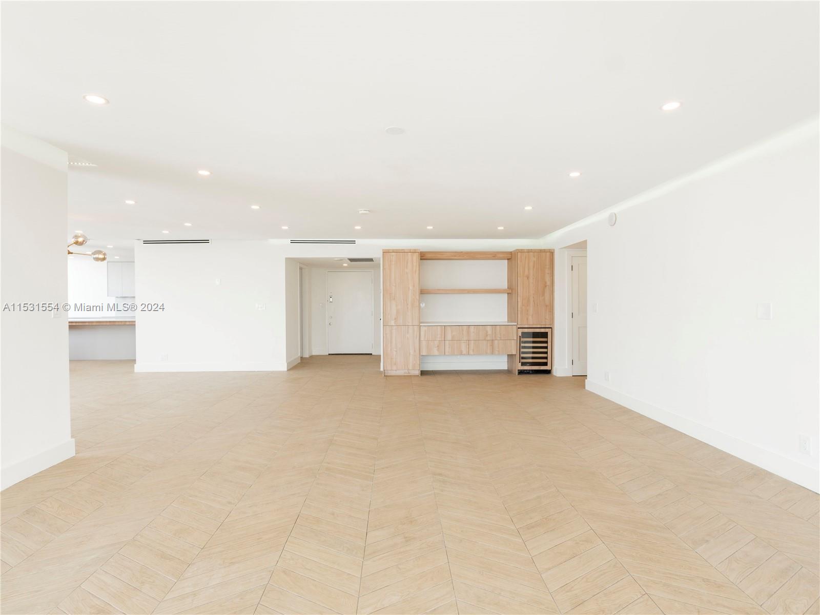 5660 Collins Ave 18D, Miami Beach, Florida 33140, 2 Bedrooms Bedrooms, ,2 BathroomsBathrooms,Residential,For Sale,5660 Collins Ave 18D,A11531554